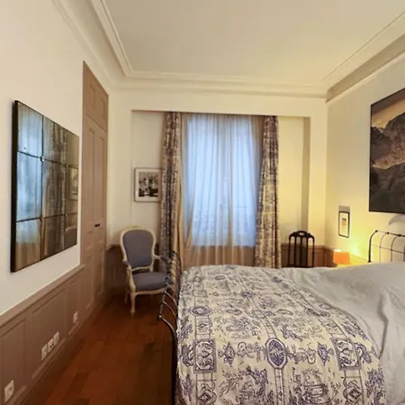 Appartamento Comme Dans Maison Au Milieu Du 5ème *