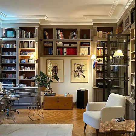 Comme Dans Maison Au Milieu Du 5ème Appartamento