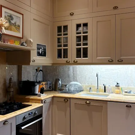 Comme Dans Maison Au Milieu Du 5ème Appartamento *